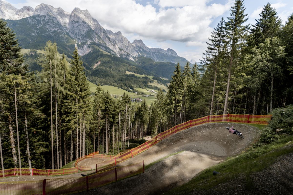 T line Leogang 2025cyvonnehorl 7 am Pöchtlhof in Leogang